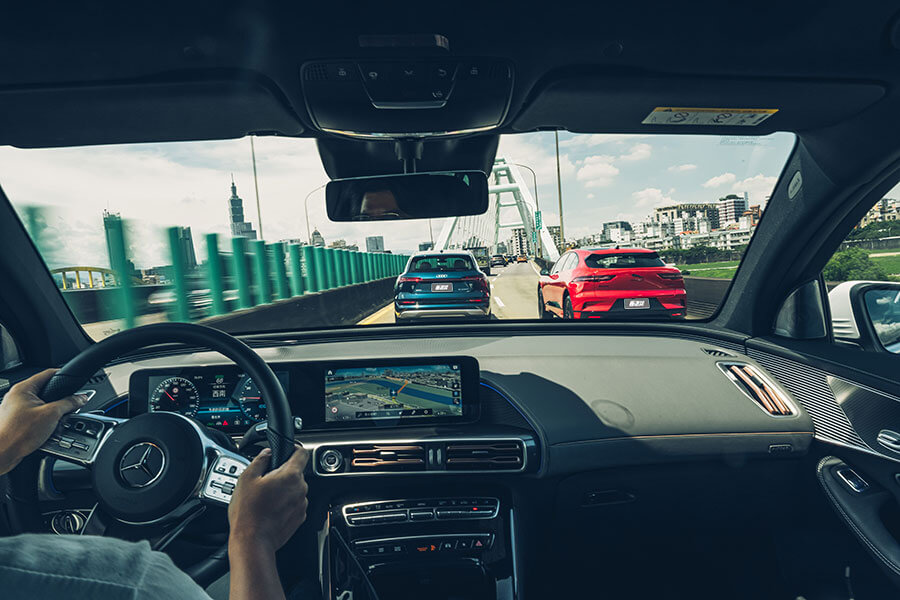 沒有特斯拉?對,以前沒得選,但現在可不同了,來個歐陸對決戲碼你看如何……。