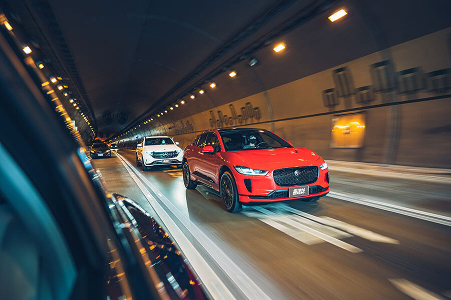 沒有特斯拉?對,以前沒得選,但現在可不同了,來個歐陸對決戲碼你看如何……。