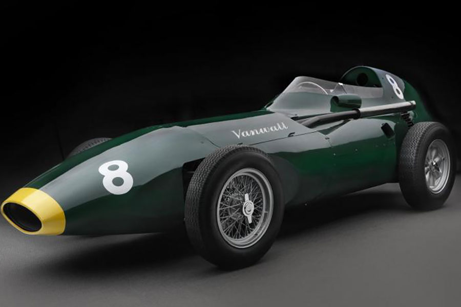 任何時候的第一次經驗總叫人特別難忘，特別是當這個初體驗發生在賽車運動的最高殿堂，一級方程式的賽場上時更是如此。