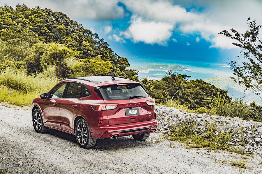 城市與鄉野之間的距離,就靠Kuga來快速化解。