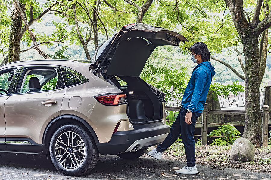 城市與鄉野之間的距離,就靠Kuga來快速化解。