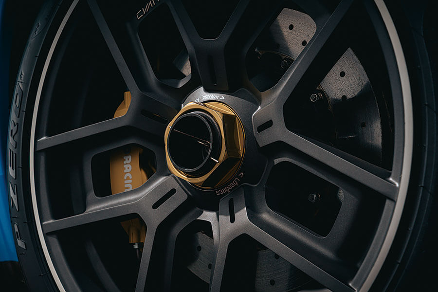 有請夢想中的復古改裝富豪，何況此車動用了房車賽事引擎。