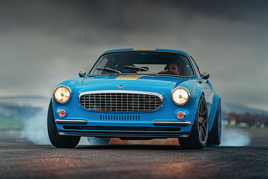 有請夢想中的復古改裝富豪，何況此車動用了房車賽事引擎。