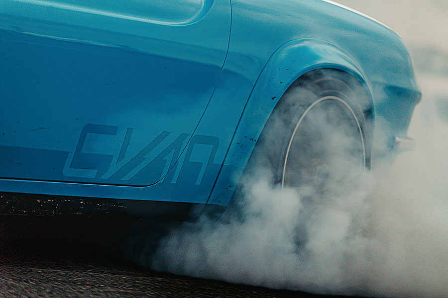 有請夢想中的復古改裝富豪，何況此車動用了房車賽事引擎。