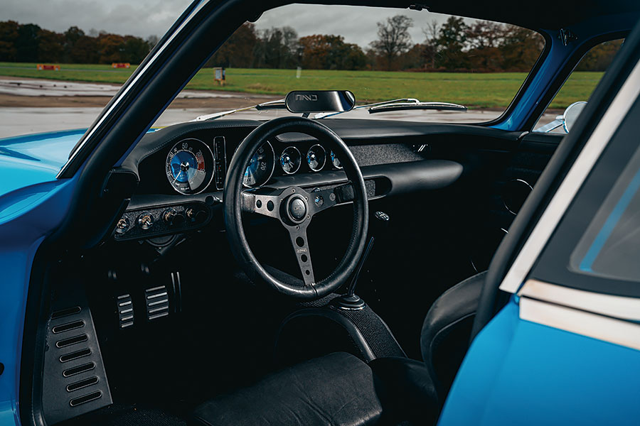 有請夢想中的復古改裝富豪，何況此車動用了房車賽事引擎。