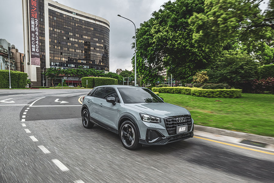 發動引擎,帶上相機,整座城市最上相的嬉街少年就要抵達。