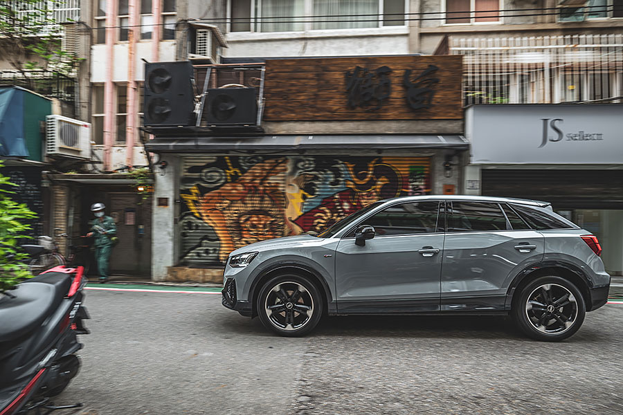 發動引擎,帶上相機,整座城市最上相的嬉街少年就要抵達。