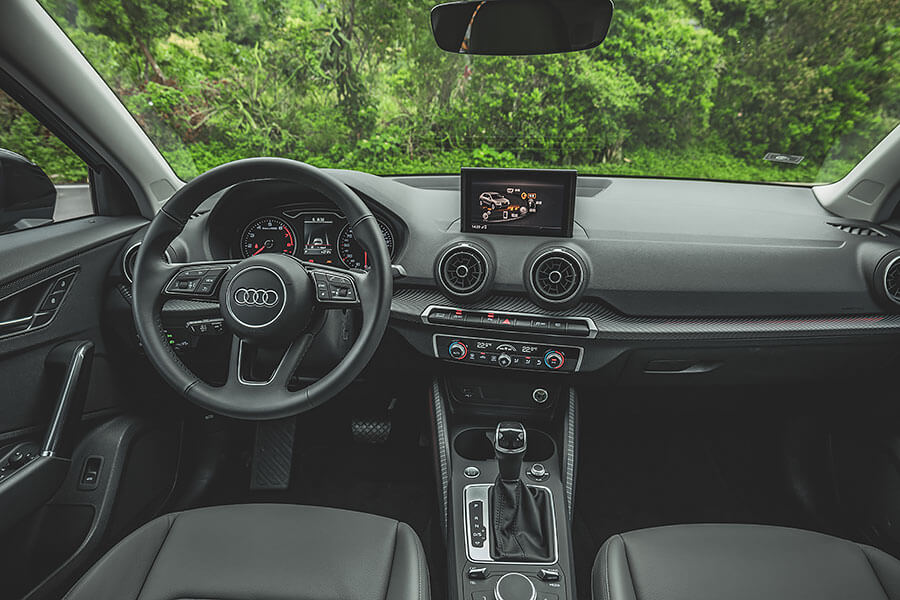 發動引擎,帶上相機,整座城市最上相的嬉街少年就要抵達。