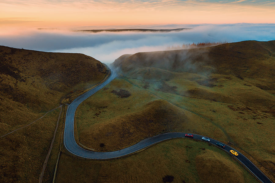 Aston Martin、賓利、藍寶堅尼和保時捷一較高下,卻非傳統超跑大決鬥,而是超級SUV越野前哨戰。