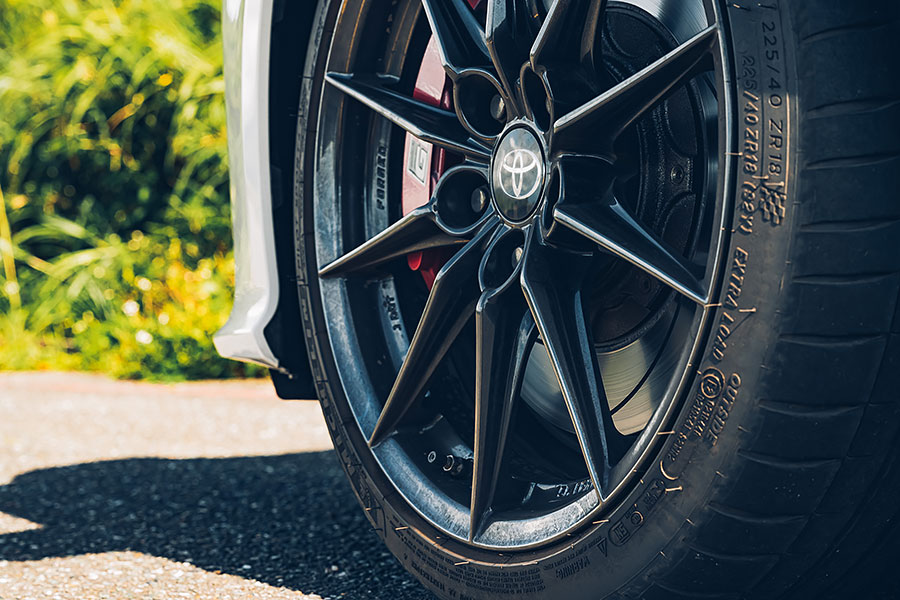 豐田究竟用了什麼法術讓人們失去理智競相掏出近180萬元只為買一部Yaris?呱、呱,什麼?GR Yaris啦……