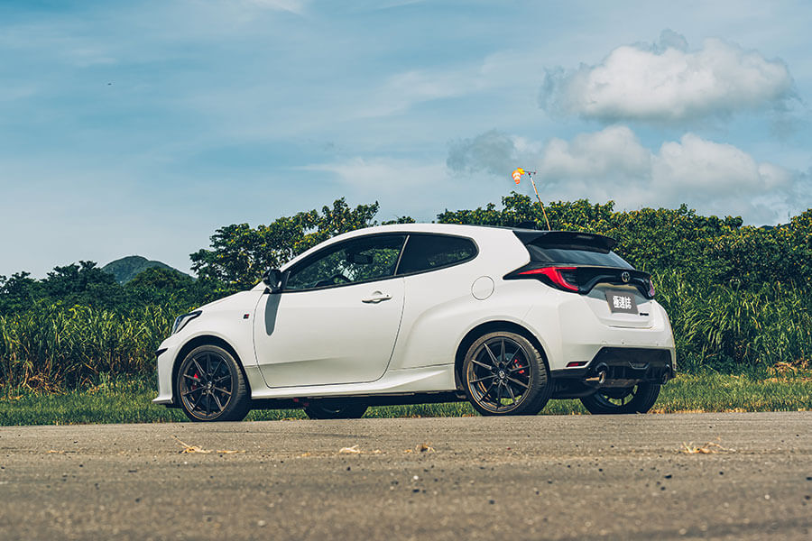 豐田究竟用了什麼法術讓人們失去理智競相掏出近180萬元只為買一部Yaris?呱、呱,什麼?GR Yaris啦……