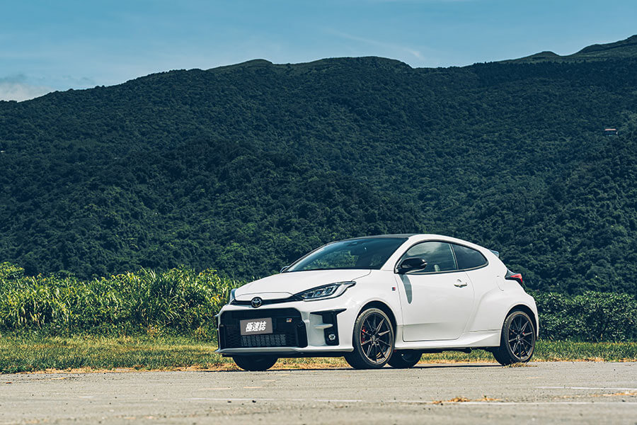 豐田究竟用了什麼法術讓人們失去理智競相掏出近180萬元只為買一部Yaris?呱、呱,什麼?GR Yaris啦……