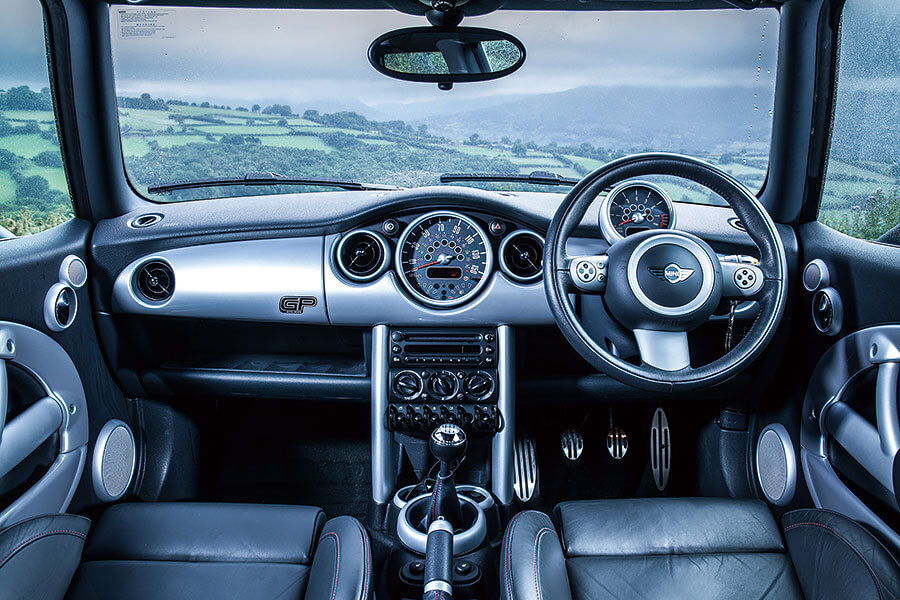 從最風光的傑作,至到最慘淡的低潮,這裡備有你想知的一切,以及好些你不想知道的逸聞軼事。