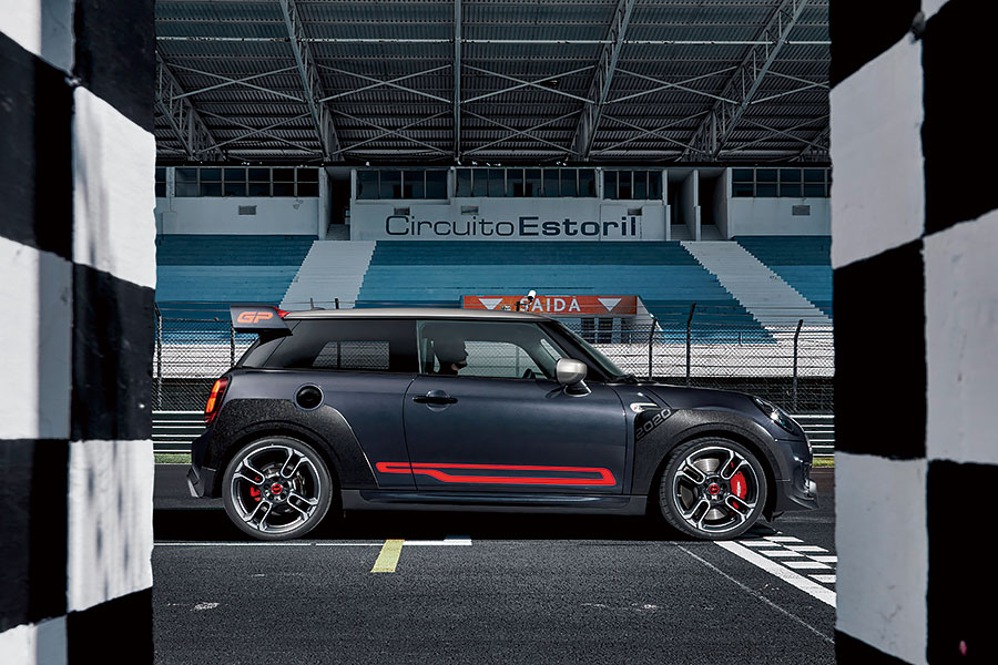 從最風光的傑作,至到最慘淡的低潮,這裡備有你想知的一切,以及好些你不想知道的逸聞軼事。