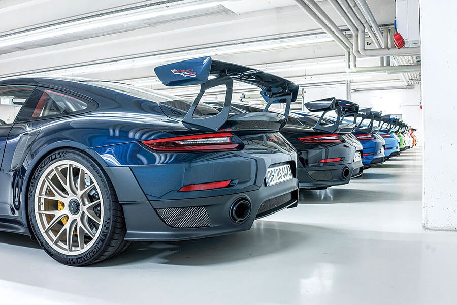 一個放滿了歷代911 GT的車庫?唯有一人能勝此任。