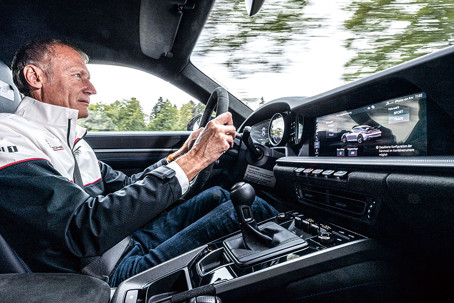 一個放滿了歷代911 GT的車庫?唯有一人能勝此任。