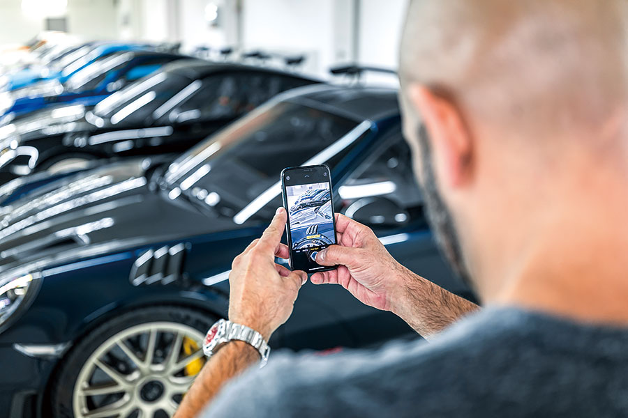 一個放滿了歷代911 GT的車庫?唯有一人能勝此任。