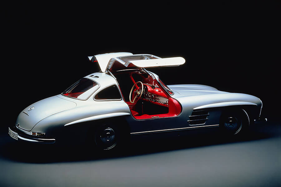 隨著新世代即將到來,不妨就讓我們回顧一下SL之所以能成為車壇最負盛名之一的原因。