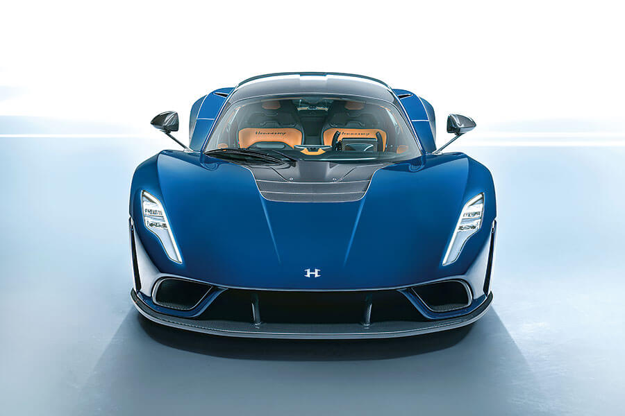 猶記得500bhp足以成就一款超跑,700bhp有點不可理喻,1,000bhp簡直匪夷所思的時代嗎?對這兩件作品來說,上述數值根本濕濕碎。假使內燃機真的時日無多,一曲絕唱肯定非常轟烈。