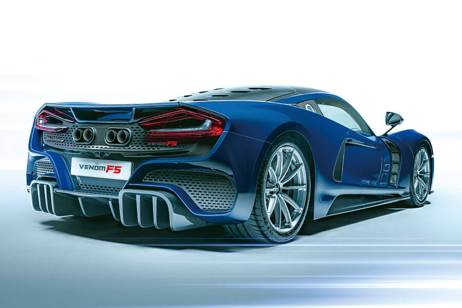 猶記得500bhp足以成就一款超跑,700bhp有點不可理喻,1,000bhp簡直匪夷所思的時代嗎?對這兩件作品來說,上述數值根本濕濕碎。假使內燃機真的時日無多,一曲絕唱肯定非常轟烈。