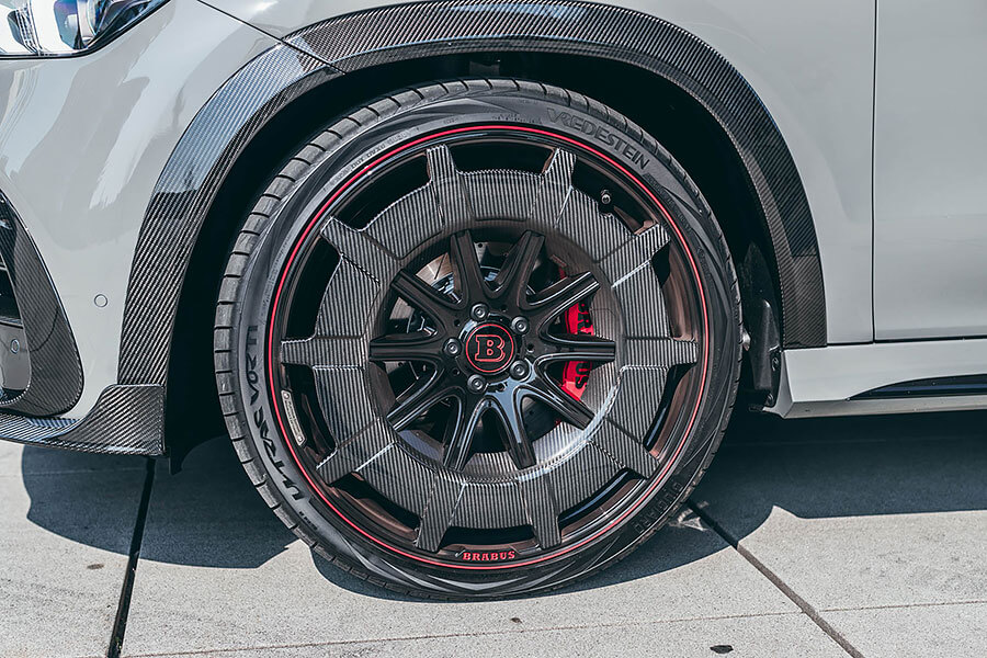 超快、超帥、超貴,巴博斯真的造出連馬斯克也望塵莫及的火箭飛船了!