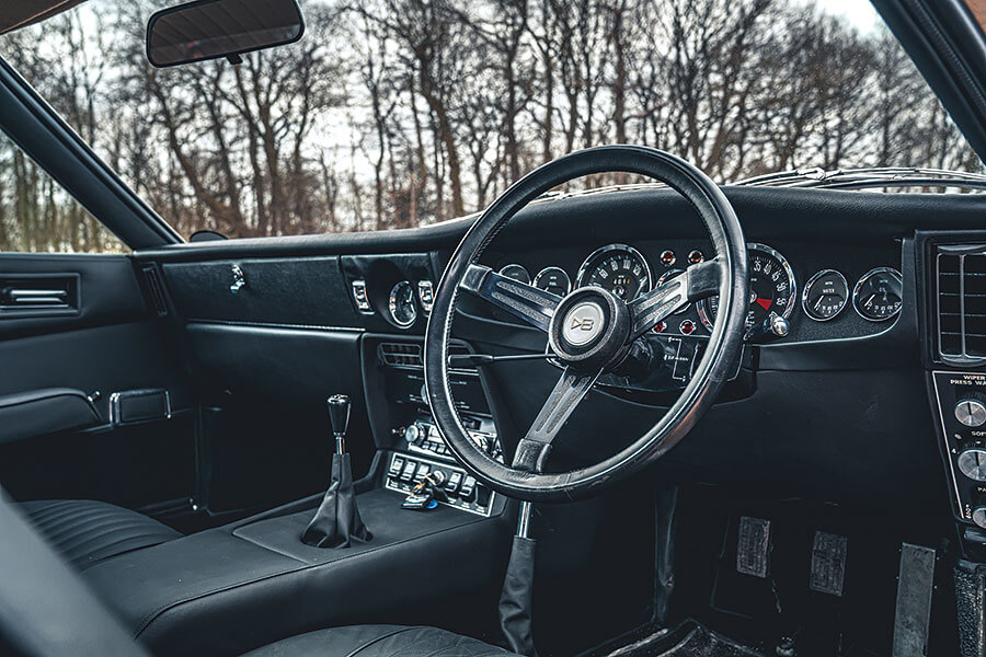 也是時候解決此一紛爭。分別來自007不同時代的六部汽車,總冠軍只有一個,慎之慎之啊007。