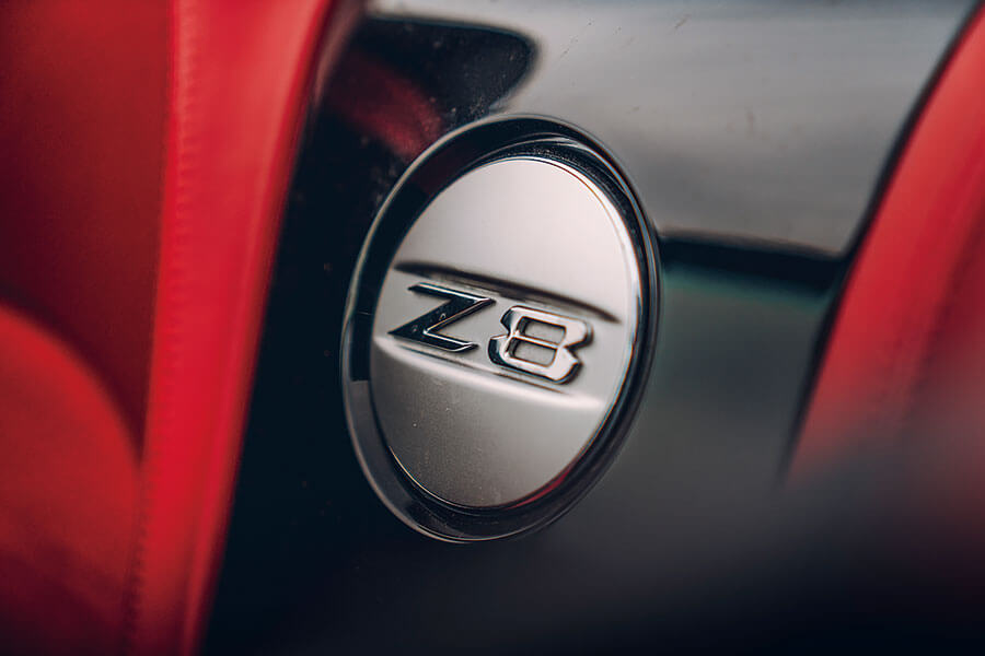 也是時候解決此一紛爭。分別來自007不同時代的六部汽車,總冠軍只有一個,慎之慎之啊007。