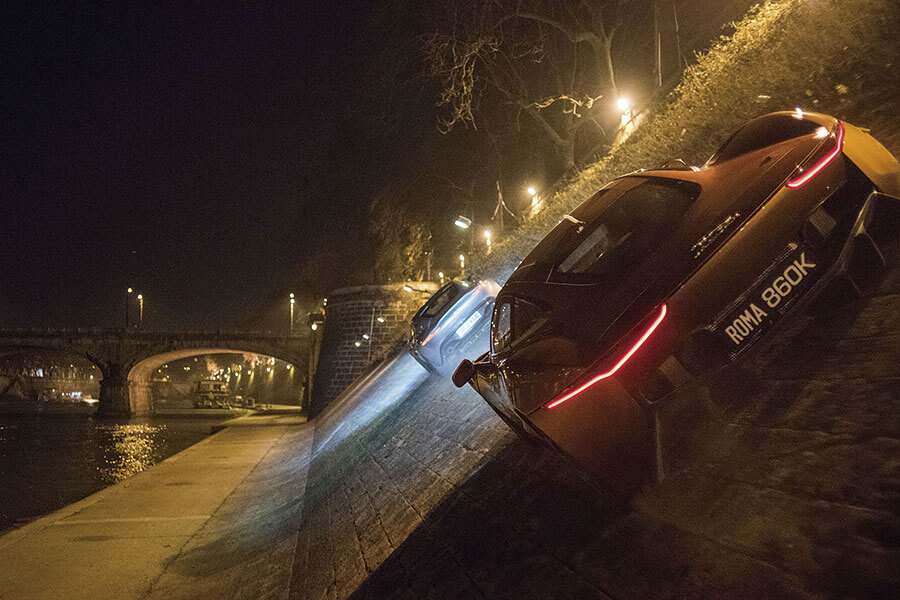 也是時候解決此一紛爭。分別來自007不同時代的六部汽車，總冠軍只有一個，慎之慎之啊007。