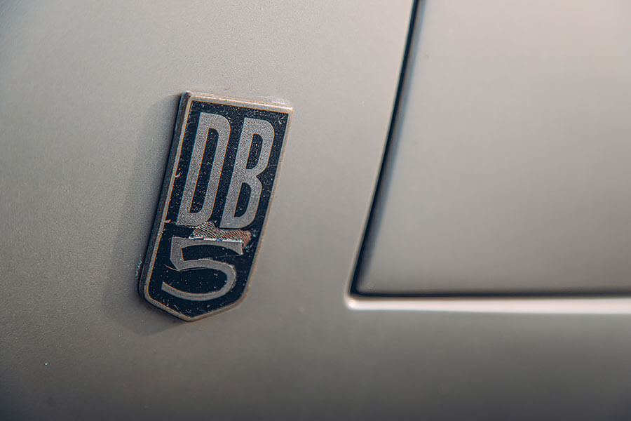 也是時候解決此一紛爭。分別來自007不同時代的六部汽車,總冠軍只有一個,慎之慎之啊007。