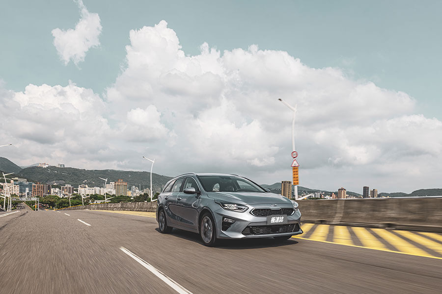 還有什麼能比俗擱大碗更對台灣人胃口?拜託,再給我們多來個一百碗吧!