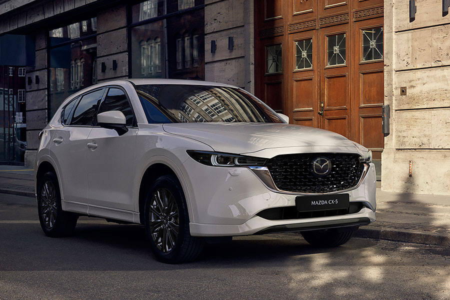 你是絕對不可能找到廣島大牡蠣的,因為2022 CX-5的三鮮只有Newground、Black Sport和GT Sport。