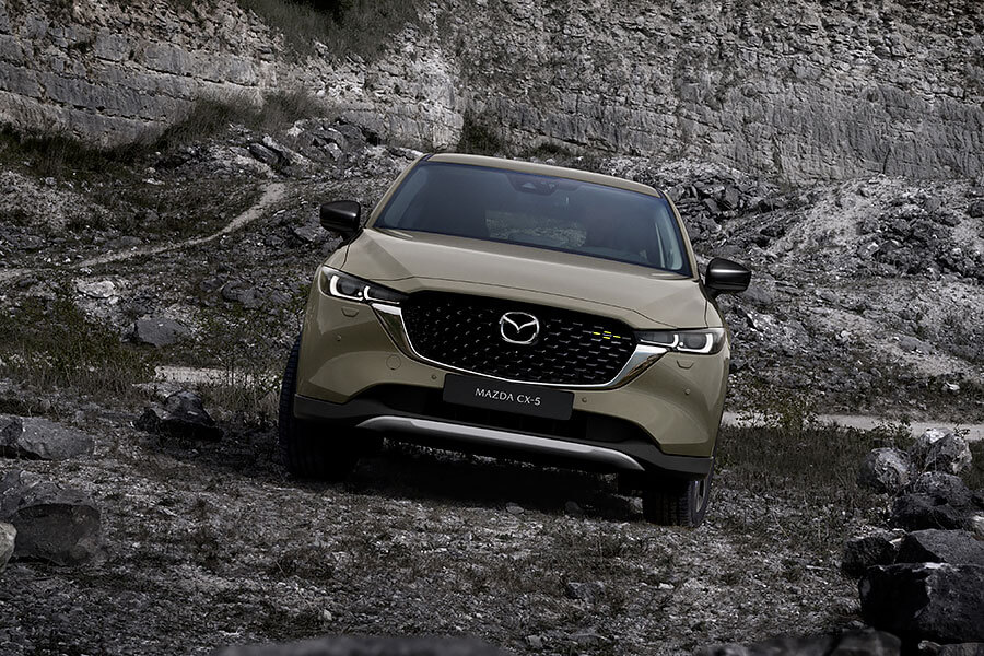 你是絕對不可能找到廣島大牡蠣的,因為2022 CX-5的三鮮只有Newground、Black Sport和GT Sport。