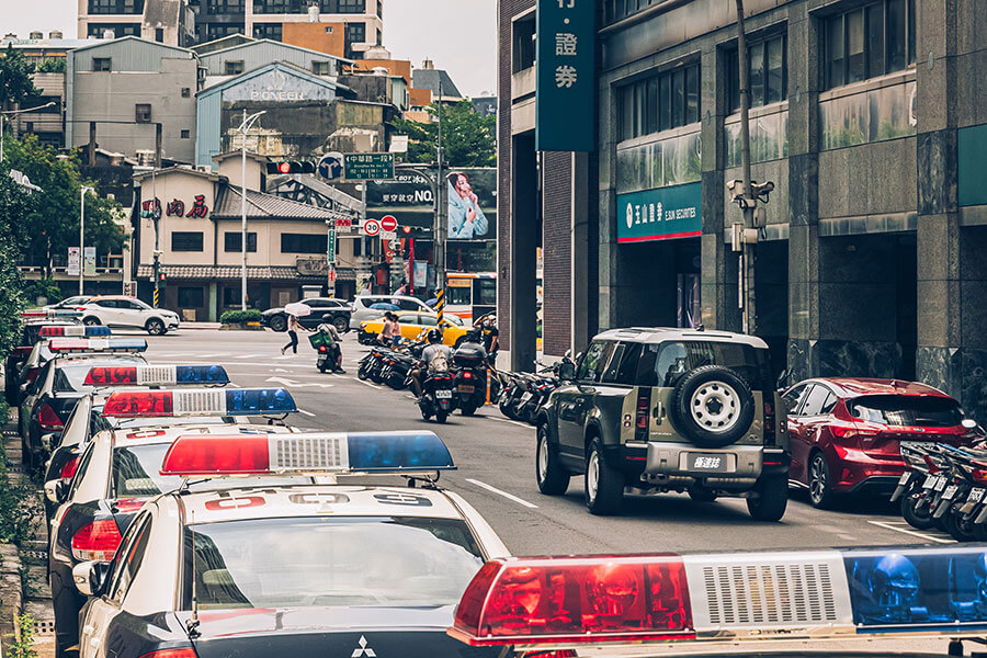 我和那些能盡快拿到車的車主一樣,都算是燒過好香。