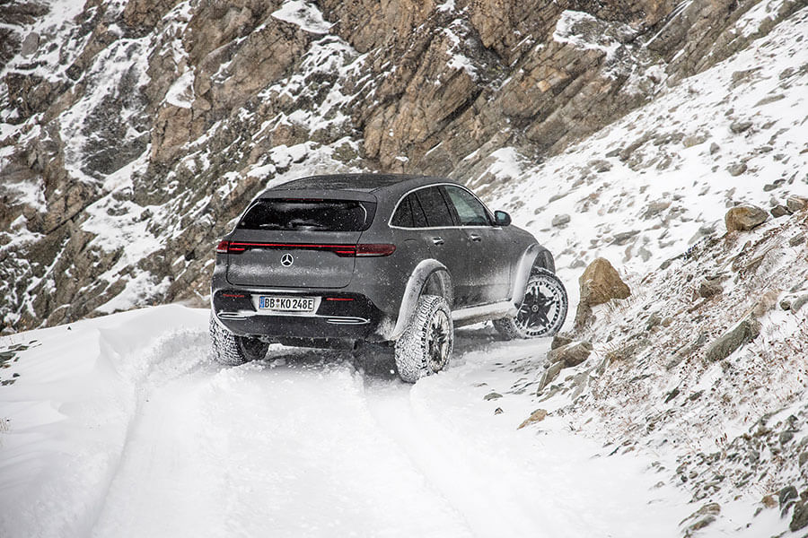 賓士怪力亂神的電動EQC 4x4²能夠大事化小,小事化無嗎?