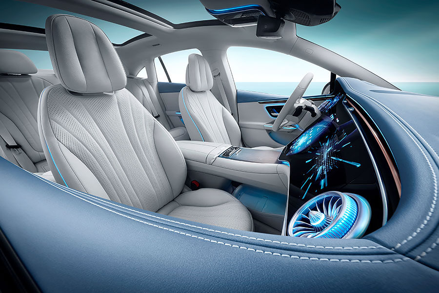 在高度數位化的時代,高階行政主管用車不但必須是一輛純電車,同時車內科技更要十分先進。
