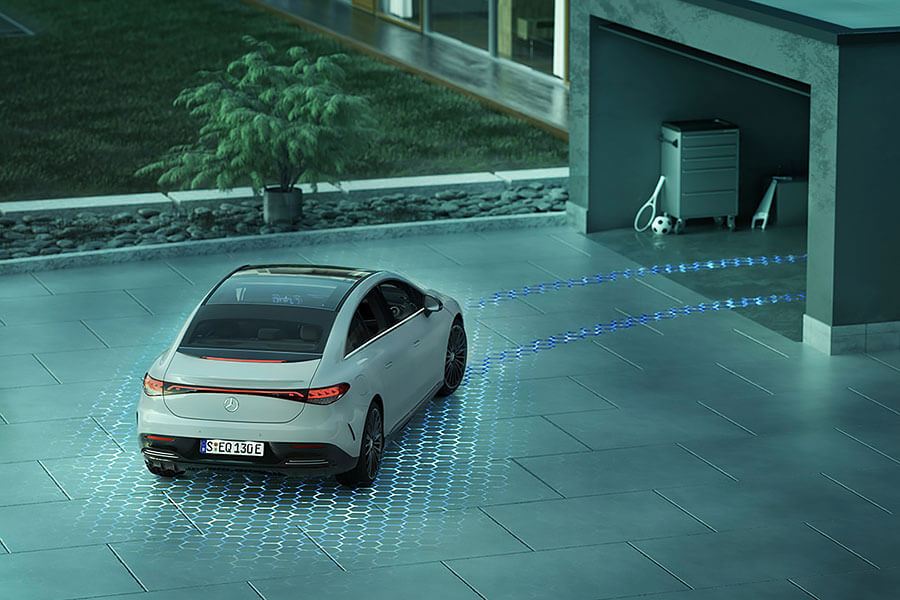 在高度數位化的時代,高階行政主管用車不但必須是一輛純電車,同時車內科技更要十分先進。