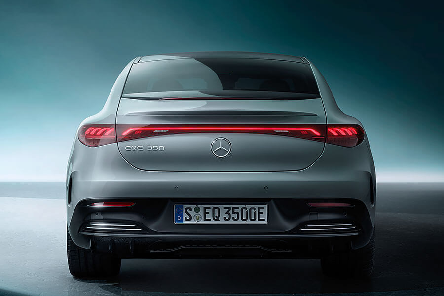 在高度數位化的時代,高階行政主管用車不但必須是一輛純電車,同時車內科技更要十分先進。