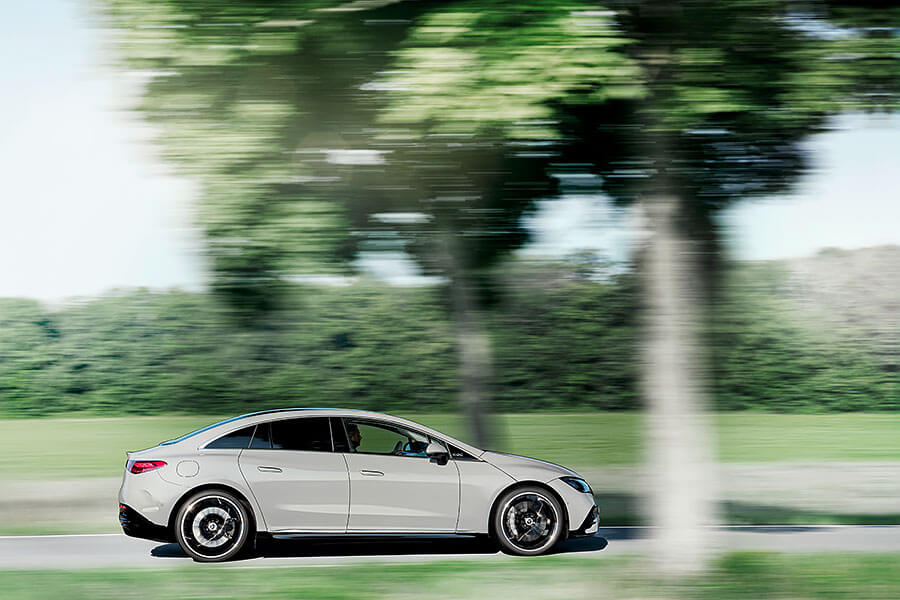 在高度數位化的時代,高階行政主管用車不但必須是一輛純電車,同時車內科技更要十分先進。