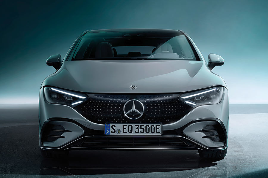 在高度數位化的時代,高階行政主管用車不但必須是一輛純電車,同時車內科技更要十分先進。