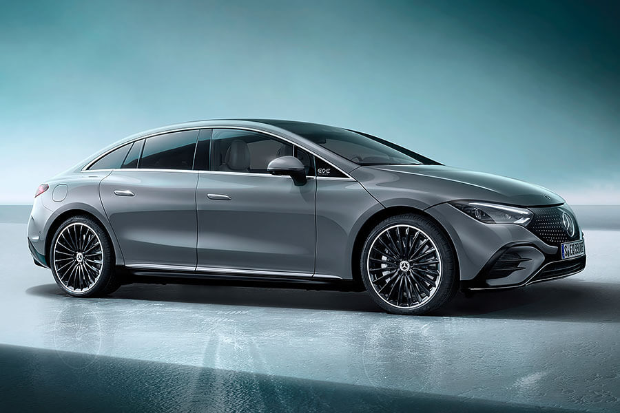 在高度數位化的時代,高階行政主管用車不但必須是一輛純電車,同時車內科技更要十分先進。