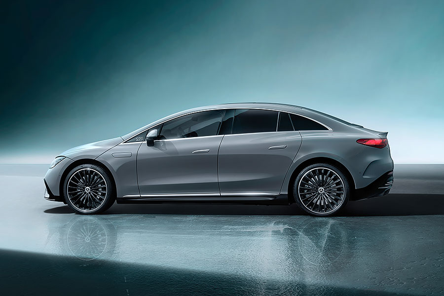 在高度數位化的時代,高階行政主管用車不但必須是一輛純電車,同時車內科技更要十分先進。