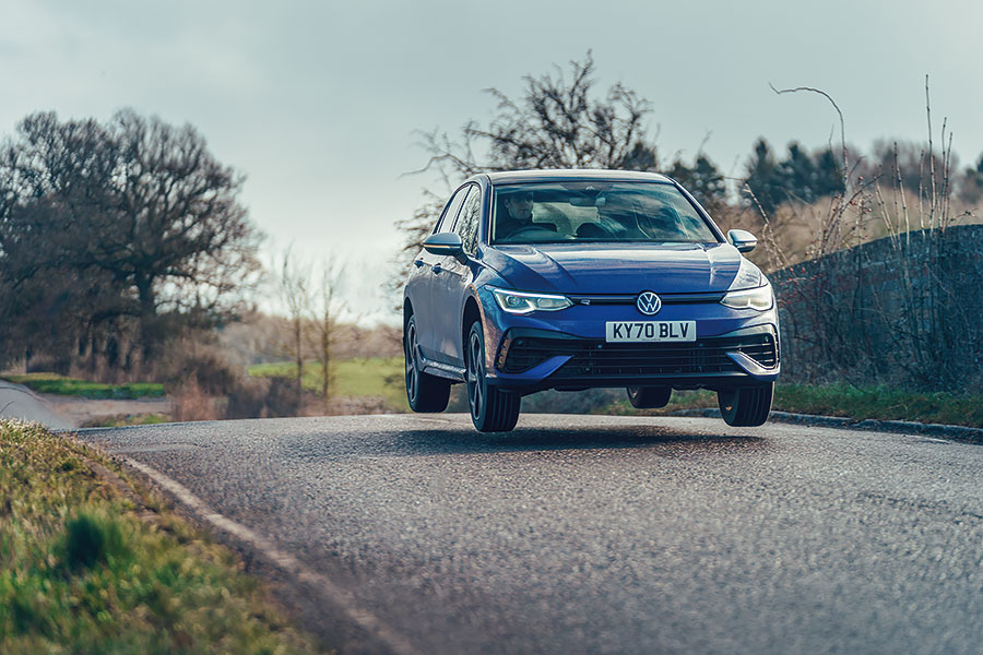 福斯上一代Golf R是八面玲瓏人人滿意的全天候萬事通，那麼2021年新一代極致Golf在TG自製的綠色地獄又有何表現呢？