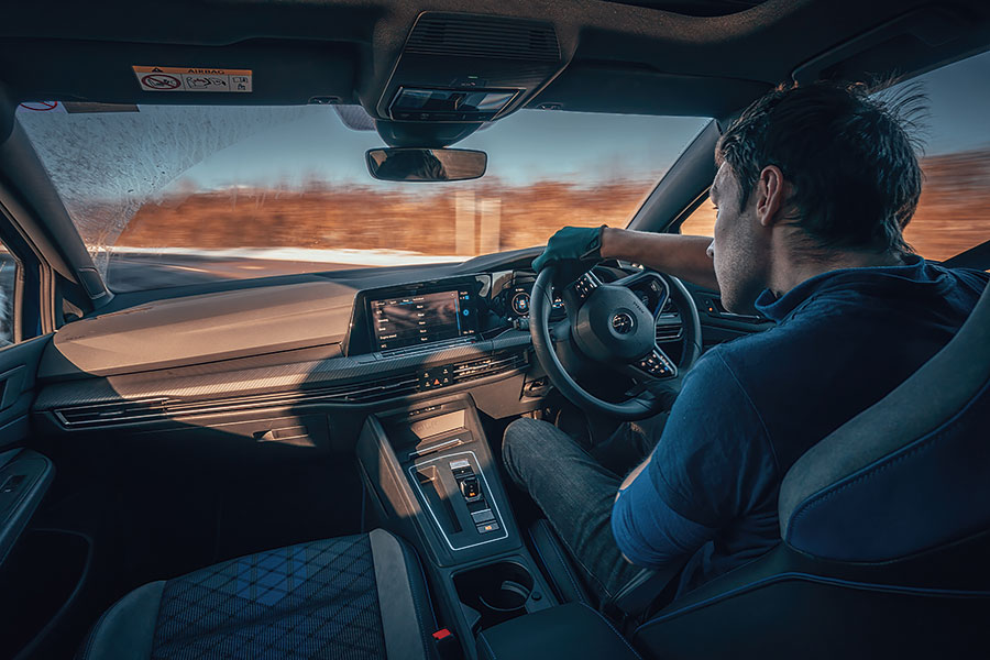 福斯上一代Golf R是八面玲瓏人人滿意的全天候萬事通，那麼2021年新一代極致Golf在TG自製的綠色地獄又有何表現呢？