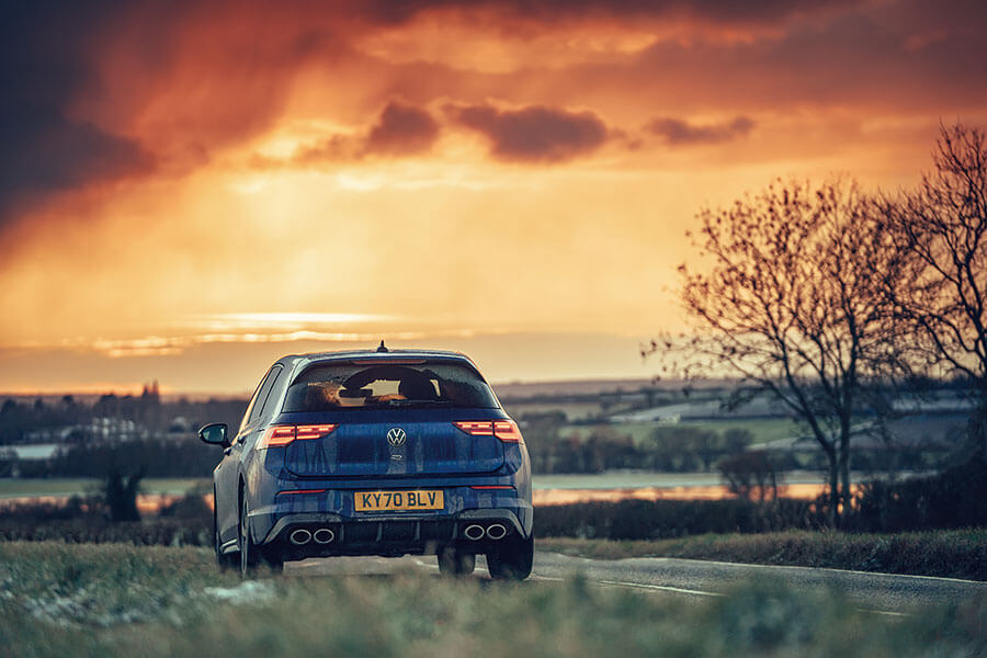 福斯上一代Golf R是八面玲瓏人人滿意的全天候萬事通，那麼2021年新一代極致Golf在TG自製的綠色地獄又有何表現呢？