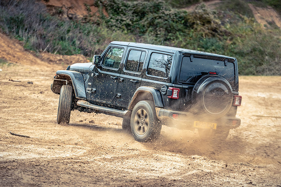 第二次世界大戰如何成就一個至今仍在闖蕩江湖的好漢。