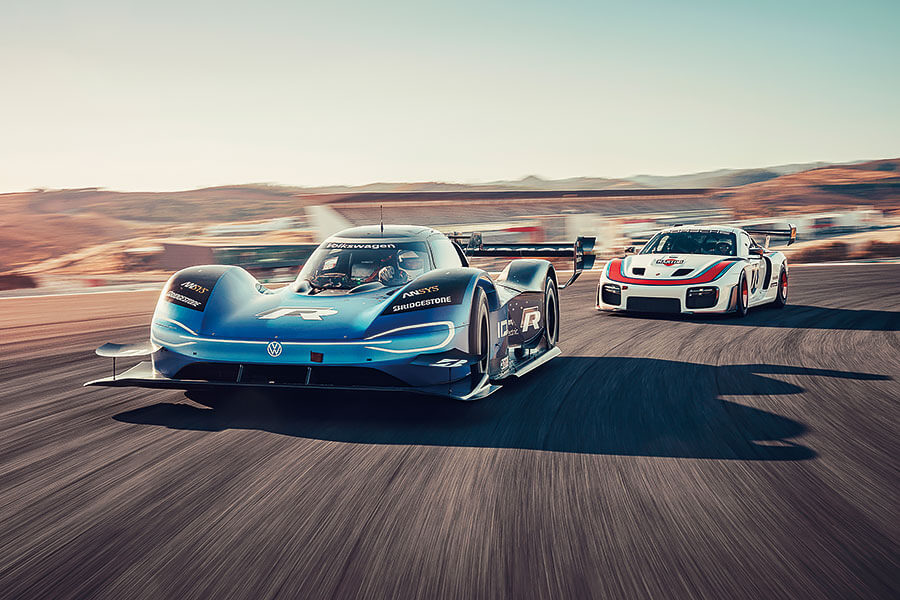 從最風光的傑作,至到最慘淡的低潮,這裡有齊你想知的一切,以及好些你不想知道的福斯逸聞趣事。