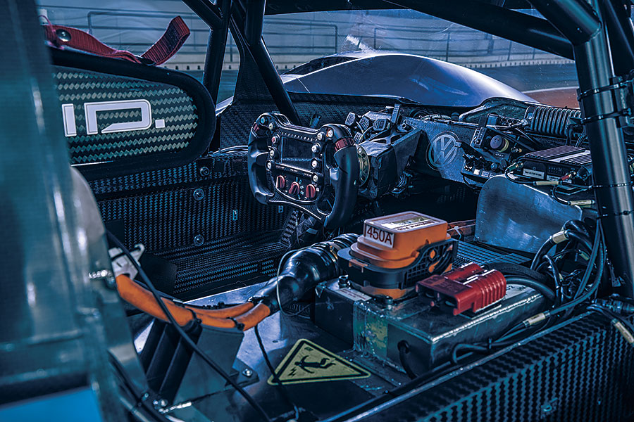 從最風光的傑作,至到最慘淡的低潮,這裡有齊你想知的一切,以及好些你不想知道的福斯逸聞趣事。