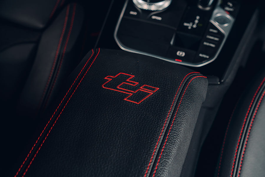 正當福斯在他們最拿手的車系上陰溝裏翻船,寶馬居然炮製出自己的Golf GTI,難道全能掀背跑車的江湖格局終於生變?