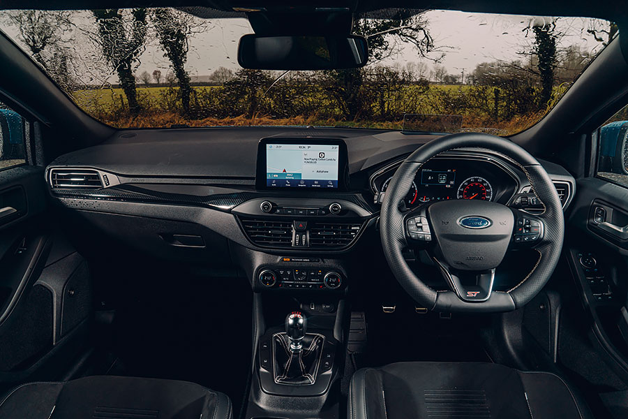 正當福斯在他們最拿手的車系上陰溝裏翻船,寶馬居然炮製出自己的Golf GTI,難道全能掀背跑車的江湖格局終於生變?