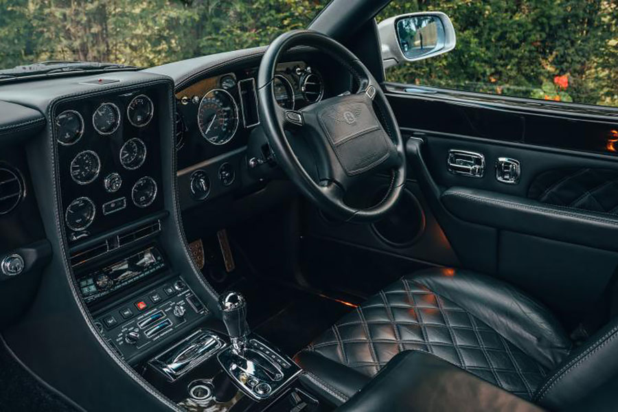 當賓利用四驅科技盛典取代移動行宮的年代。